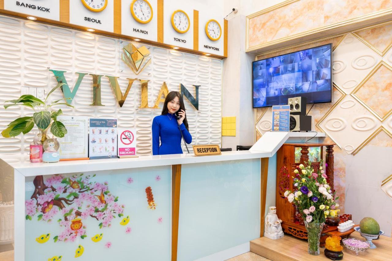 Vivian 3*